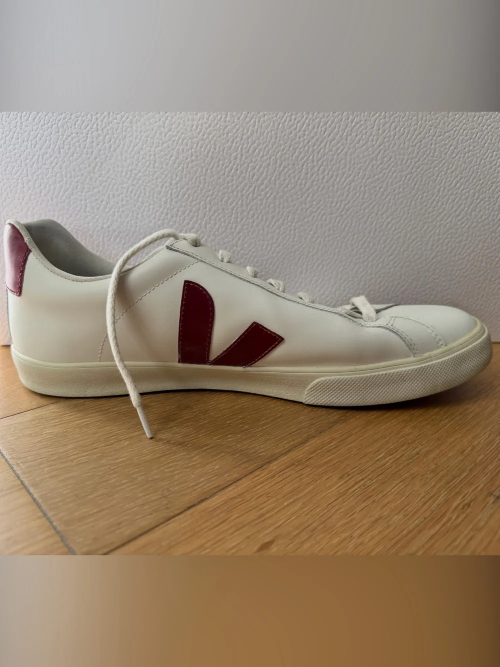 VEJA Esplar Leather White Red - Size 11 Men’s